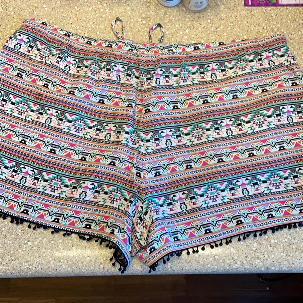 Aztec shorts - Picture 4 of 5